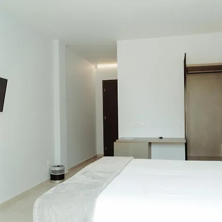 Limanaki Hotell
